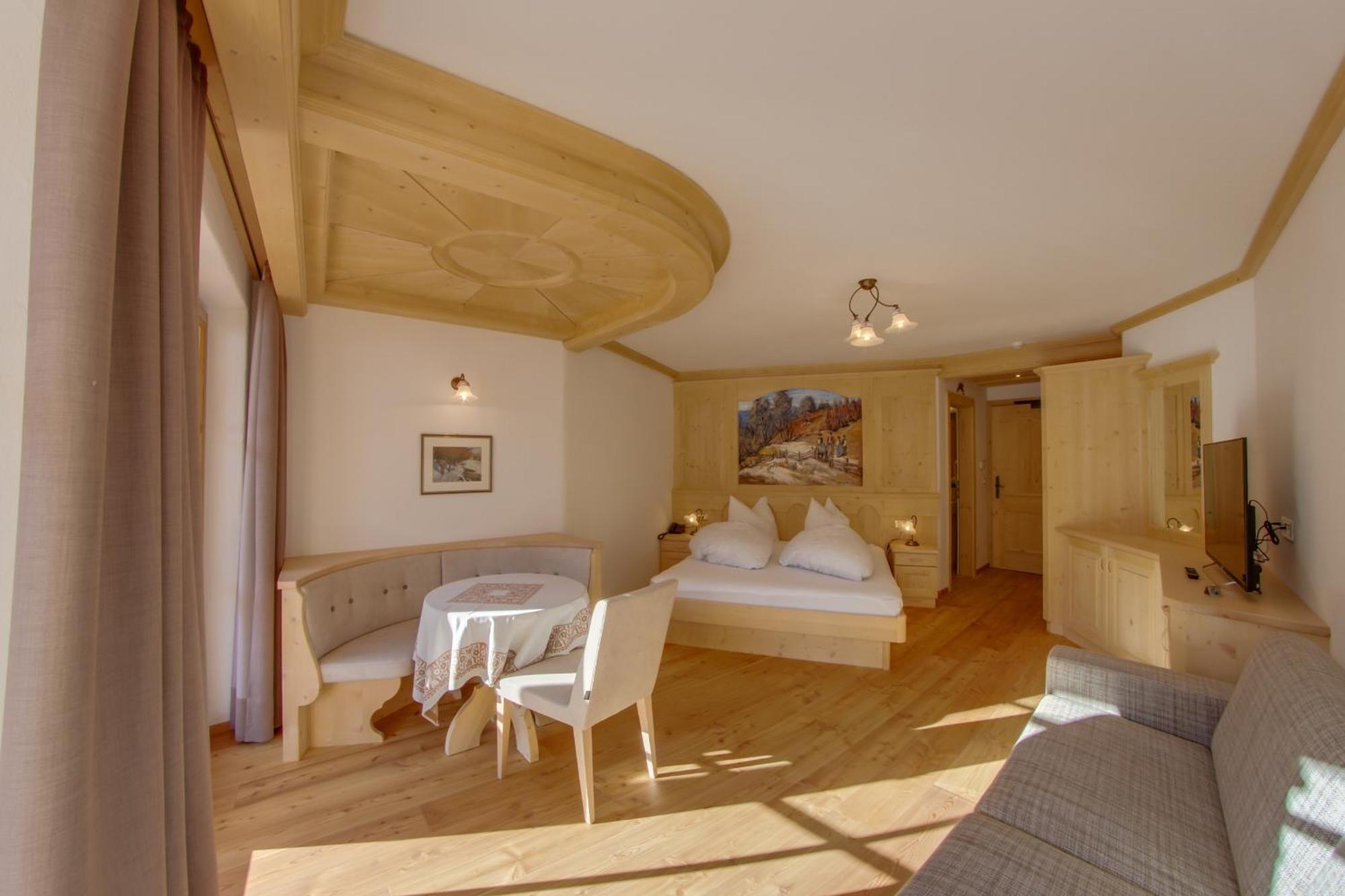 Dorfhotel Beludei Santa Cristina Val Gardena 객실 사진