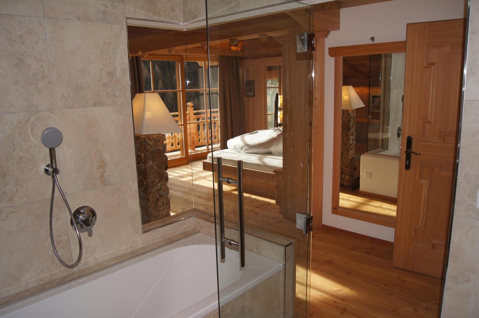 Dorfhotel Beludei Santa Cristina Val Gardena 객실 사진