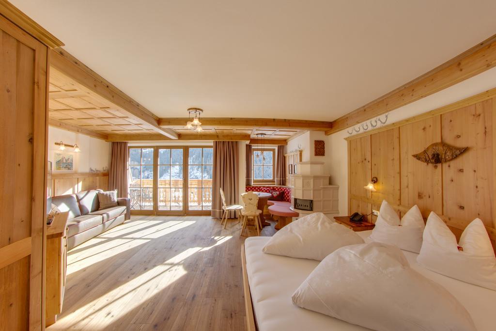 Dorfhotel Beludei Santa Cristina Val Gardena 객실 사진